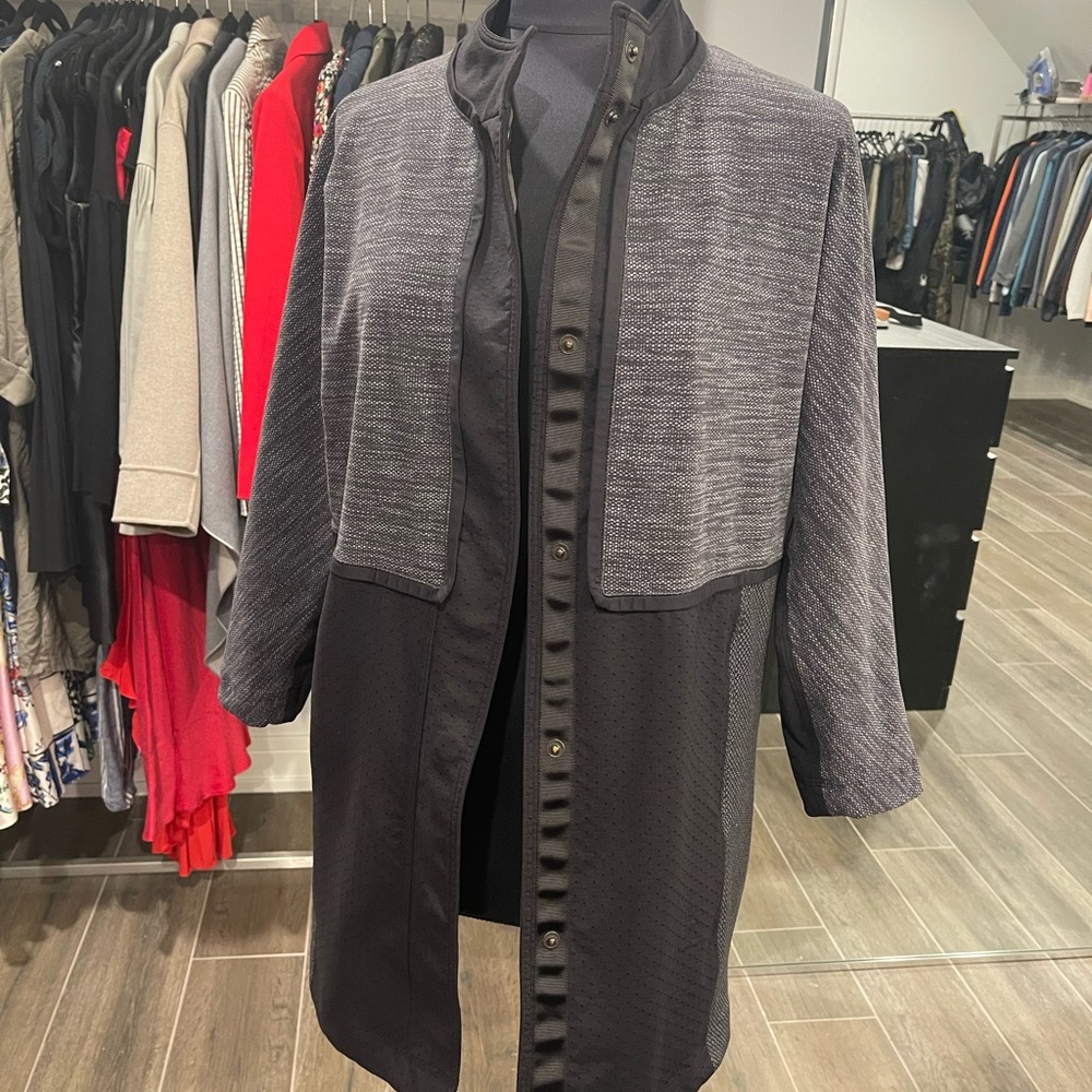 Lululemon car jacket with 3/4 sleeves size 10